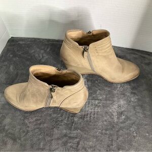 Biala Ashton Genuine Leather Ankle Height Wedge Heel Booties Shoes Taupe‎ 10.5